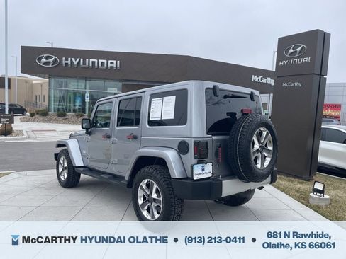 Used 2014 Jeep Wrangler Unlimited Sahara AWD/4WD image 14