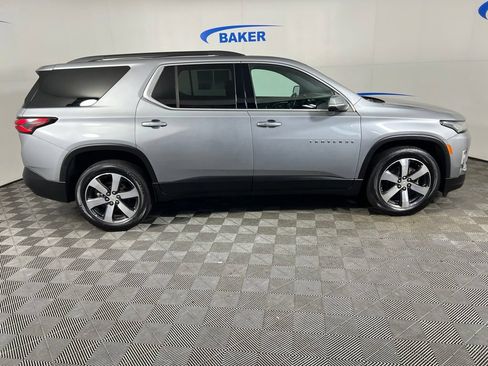 Used 2023 Chevrolet Traverse LT w/ LT Premium Package AWD/4WD image 7