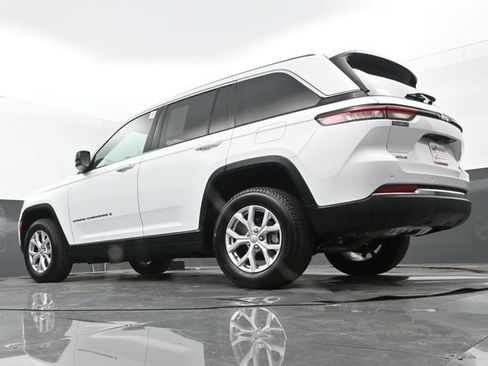 Used 2022 Jeep Grand Cherokee Limited AWD/4WD image 26