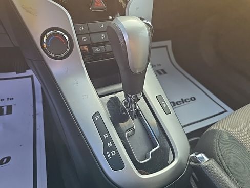 Used 2012 Chevrolet Cruze LS image 17