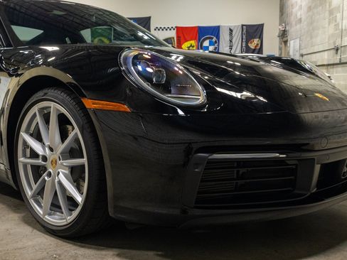 Used 2020 Porsche 911 Carrera RWD image 16
