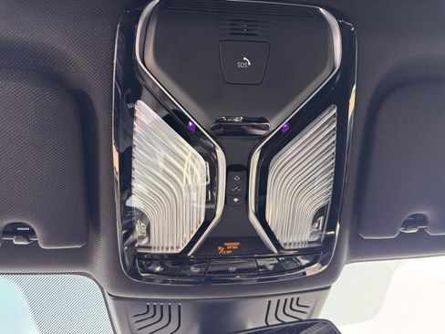 Used 2022 BMW 750i xDrive w/ Executive Package image 30