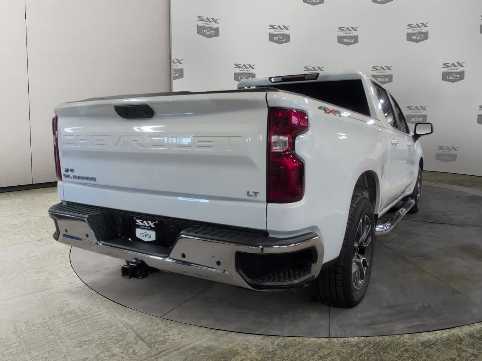 Used 2023 Chevrolet Silverado 1500 LT AWD/4WD image 5