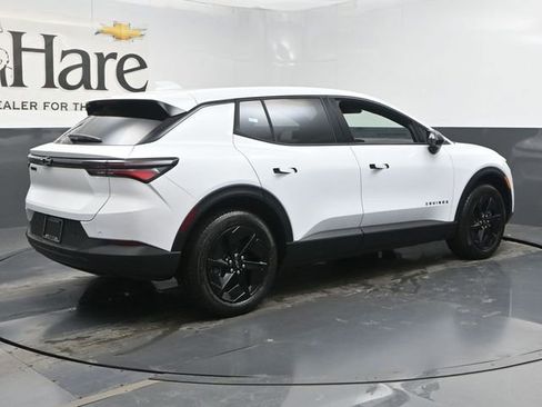 New 2026 Chevrolet Equinox EV LT image 28