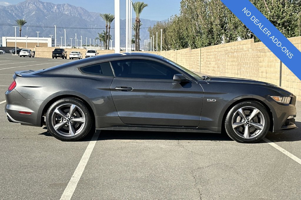 Used 2017 Ford Mustang GT RWD image 3