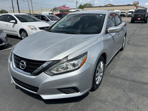Used 2017 Nissan Altima 2.5 S w/ Power Driver Seat Package FWD image 3