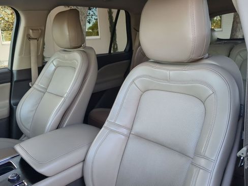 Used 2020 Lincoln Aviator Reserve image 10