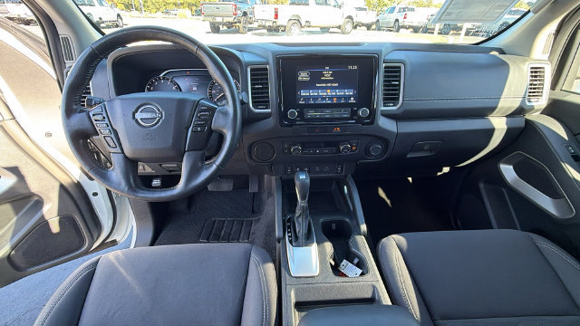 Used 2022 Nissan Frontier SV RWD image 18