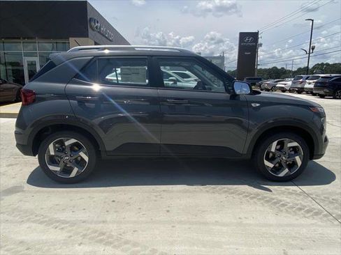 New 2025 Hyundai Venue SEL image 2