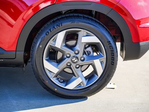 Used 2022 Hyundai Venue Limited w/ Cargo Package image 8