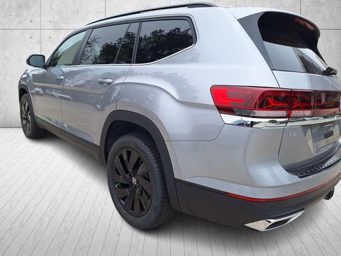 New 2026 Volkswagen Atlas SE image 3