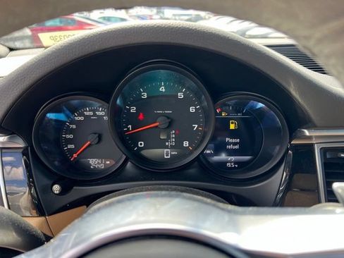 Used 2018 Porsche Macan AWD/4WD image 20