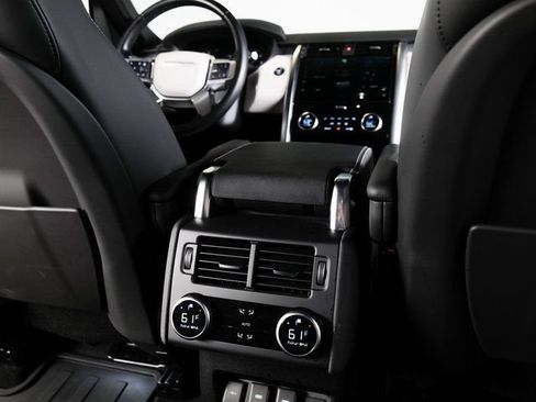 Certified 2024 Land Rover Discovery Dynamic SE AWD/4WD image 21