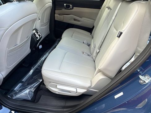 Certified 2025 Kia Sorento S w/ Panoramic Sunroof Package FWD image 20