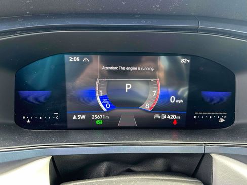 Certified 2022 Volkswagen Taos SE w/ Panoramic Sunroof Package image 23