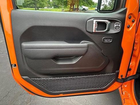 New 2025 Jeep Gladiator Sport image 6