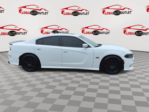 Used 2019 Dodge Charger Scat Pack w/ Plus Group RWD image 9