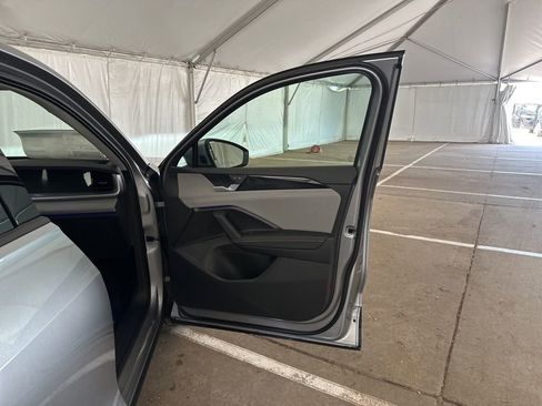New 2026 Volkswagen Tiguan SE AWD/4WD image 16