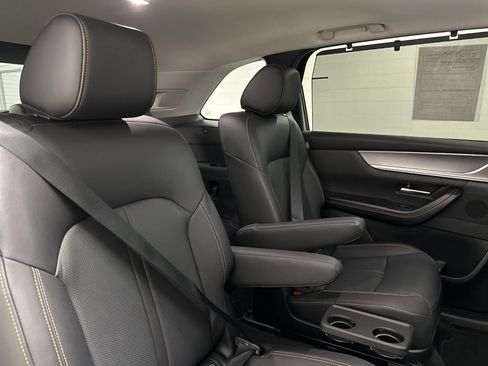 Certified 2024 MAZDA CX-90 Plug-In Hybrid w/ Preferred AWD/4WD image 24