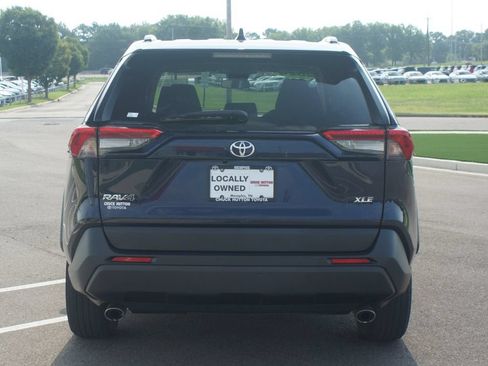 Used 2024 Toyota RAV4 XLE FWD image 3