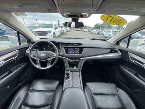 Used 2017 Cadillac XT5 Luxury w/ LPO, Wheel Lock Package AWD/4WD image 17