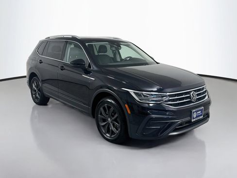 Used 2022 Volkswagen Tiguan SE w/ Panoramic Sunroof Package AWD/4WD image 7