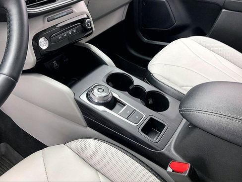 Used 2025 Ford Escape SE w/ PHEV Premium Package image 15