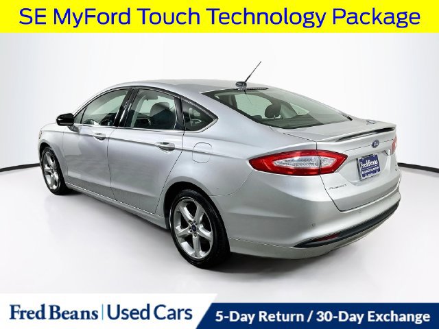 Used 2016 Ford Fusion SE FWD image 7