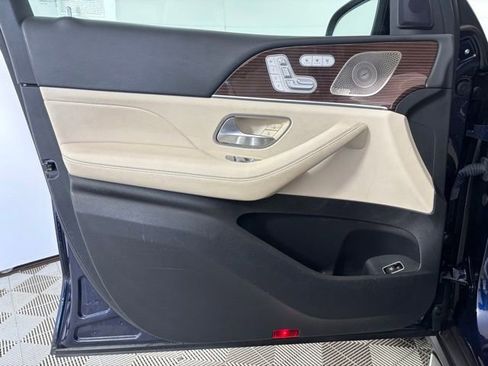Used 2022 Mercedes-Benz GLS 450 4MATIC image 10