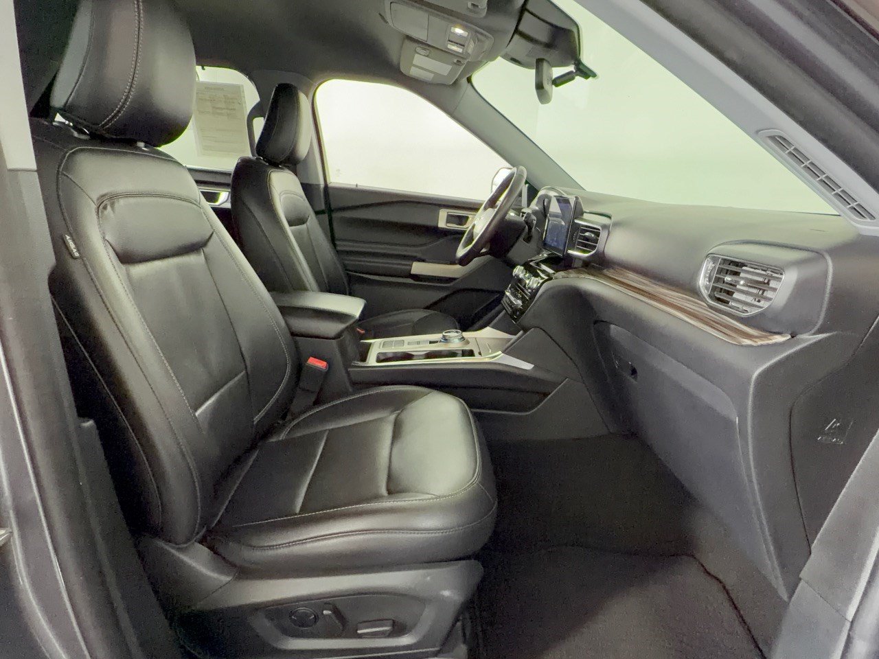 Used 2022 Ford Explorer Limited w/ Equipment Group 301A RWD image 30
