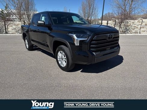 Used 2025 Toyota Tundra SR5 w/ SR5 Convenience Package AWD/4WD image 12