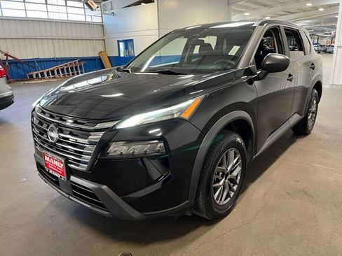 Used 2024 Nissan Rogue S FWD image 7