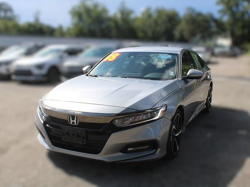Used 2018 Honda Accord Sport image 17