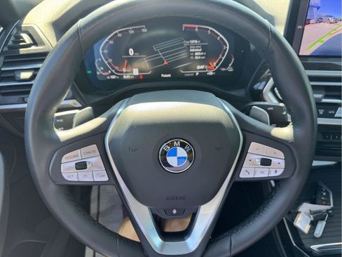 Used 2025 BMW X4 xDrive30i AWD/4WD image 19