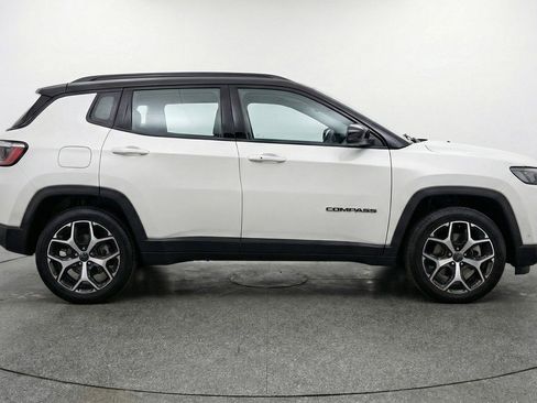 Used 2025 Jeep Compass Limited AWD/4WD image 11