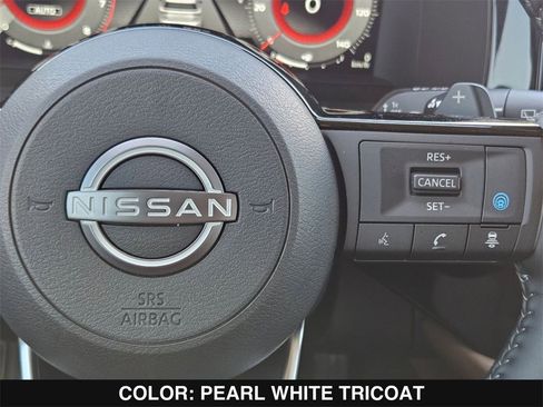 Used 2024 Nissan Pathfinder Platinum image 28