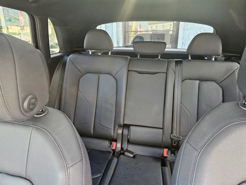 Used 2020 Audi Q3 2.0T Premium w/ Convenience Package image 31