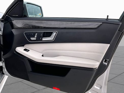 Certified 2016 Mercedes-Benz E 350 Sedan image 20