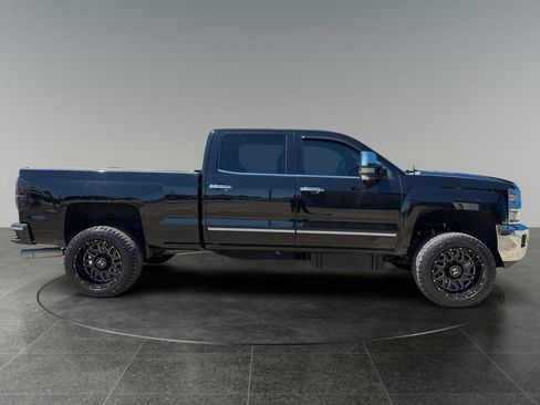 Used 2015 Chevrolet Silverado 2500 LTZ w/ Duramax Plus Package AWD/4WD image 10