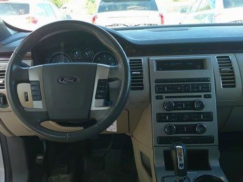Used 2010 Ford Flex SEL FWD image 10