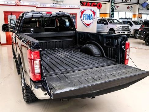 Used 2021 Ford F250 Lariat w/ Chrome Package image 39