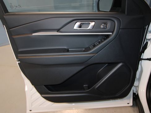 New 2026 Ford Explorer Tremor w/ Tremor Convenience Package image 4