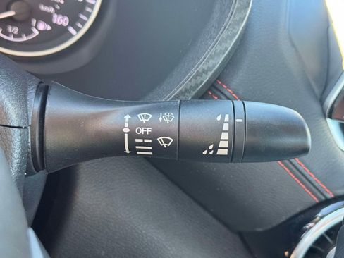 Used 2025 Nissan Sentra SR w/ SR Premium Package image 24