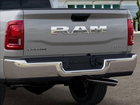 New 2026 RAM 2500 Laramie AWD/4WD image 13