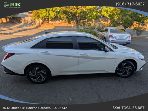 Used 2025 Hyundai Elantra SEL FWD image 10