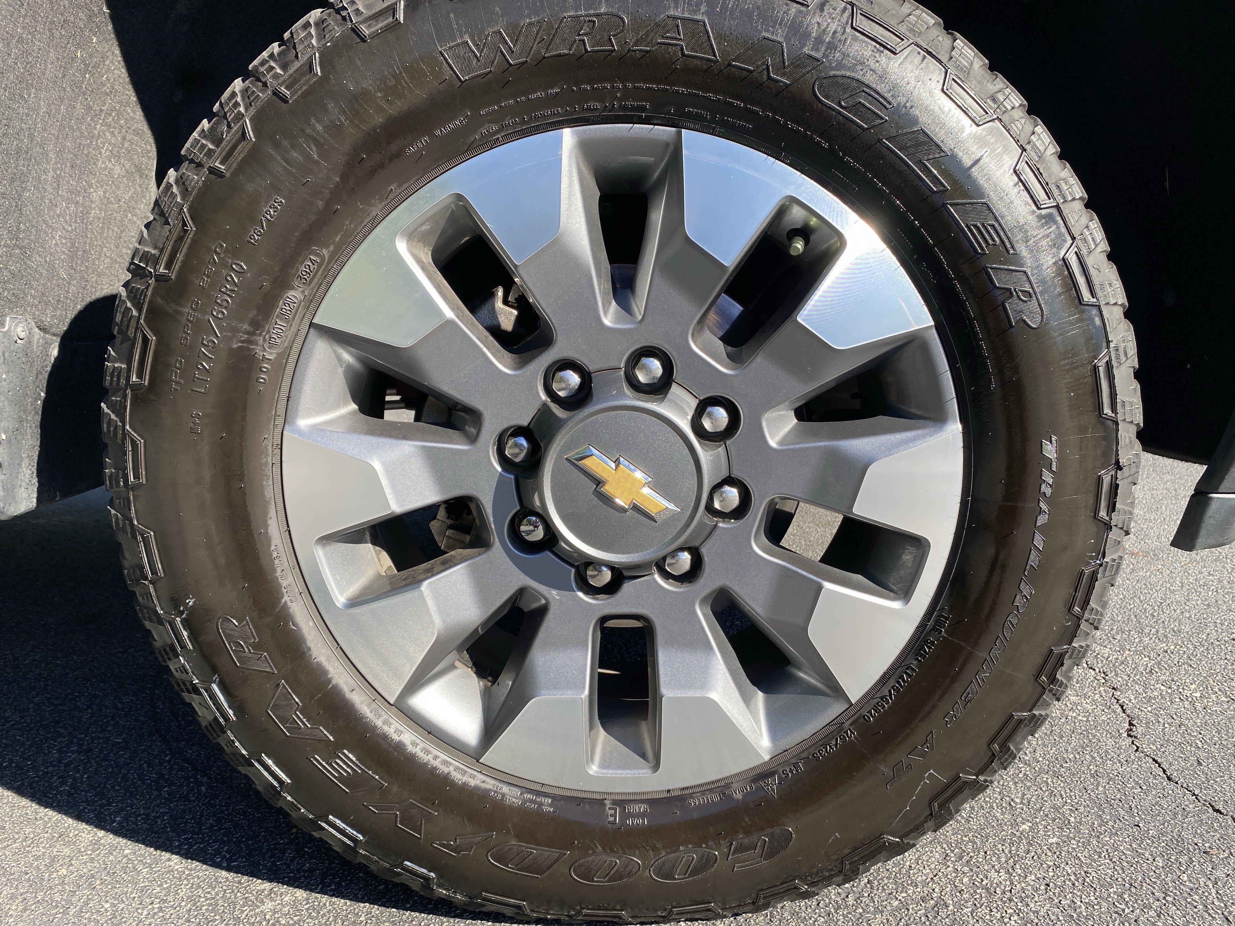 Used 2024 Chevrolet Silverado 2500 Custom w/ Custom Value Package AWD/4WD image 12