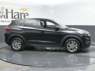 Used 2017 Hyundai Tucson SE video 1