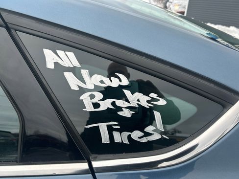 Used 2019 Ford Fusion SE image 32