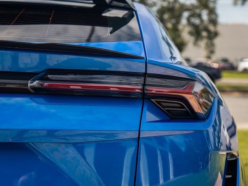 Used 2024 Lamborghini Urus Performante AWD/4WD image 12