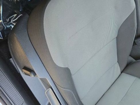 Used 2015 Volkswagen e-Golf Limited Edition image 11